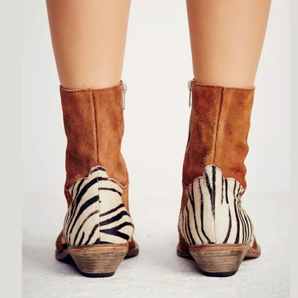 NEW FREE PEOPLE LAST OUTLAW CALF SUEDE ANKLE BOOT - Picture 3 of 6